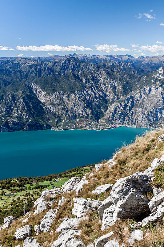 加尔达湖 - 来自 Monte Baldo 的 Riva Del Garda